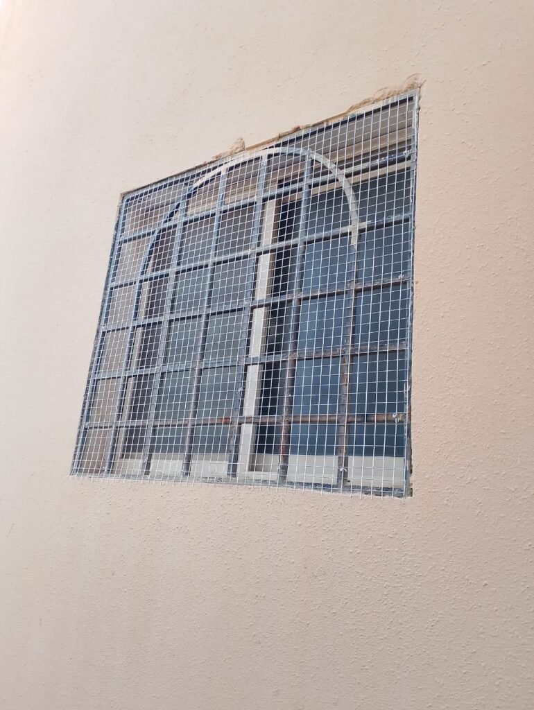 تركيب شبك مانع الحمام